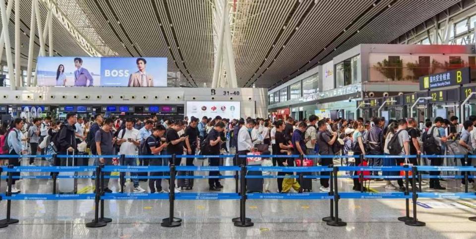 中秋出行请注意!假期火车票明天起售,假期高速公路不免费,机票价格相对较低 中秋出行请注意!假期火车票明天起售,假期高速公路不免费,机票价格相对较低