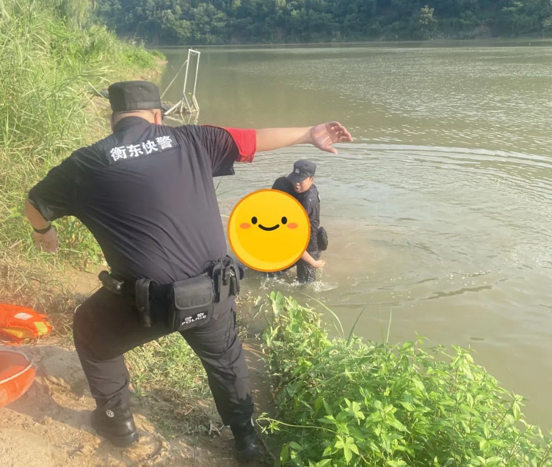 与时间赛跑！女孩跳河轻生，民警全力救援！