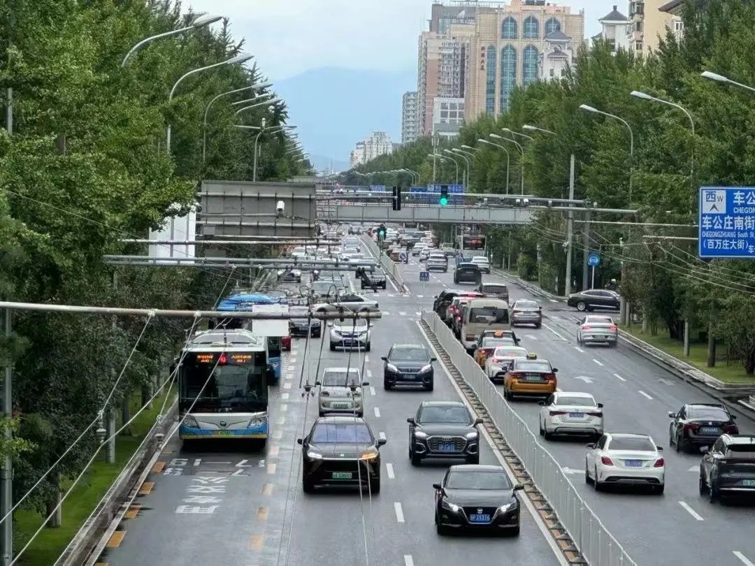 今天起,北京三环路以内公交专用道公休日放开 今天起,北京三环路以内公交专用道公休日放开