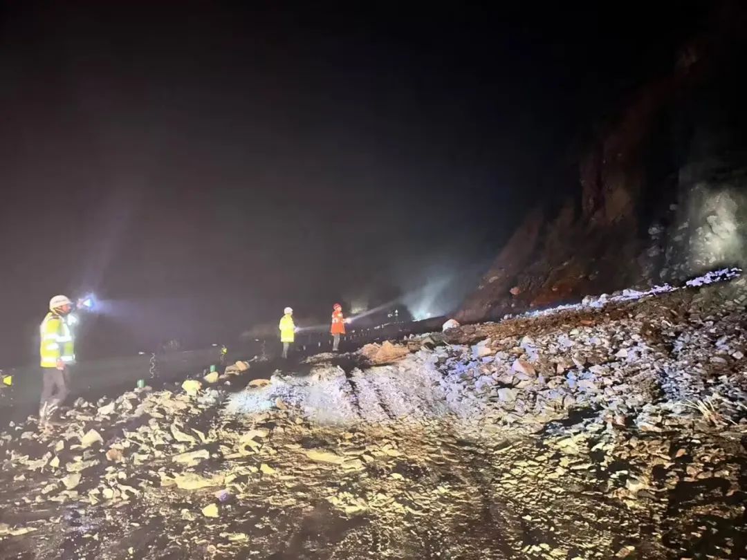 注意！青海部分路段发生泥石流