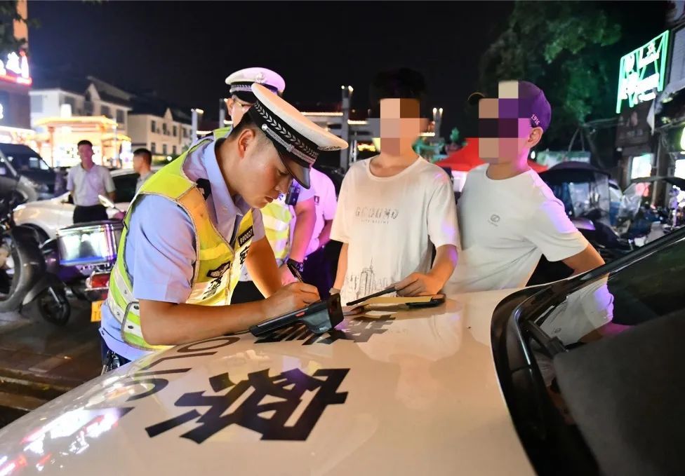 厦门这辆“炸街”的保时捷,落网了! 厦门这辆“炸街”的保时捷,落网了!