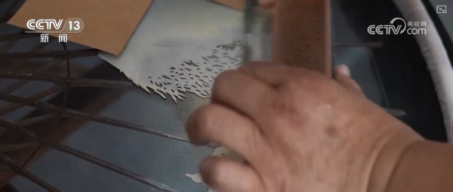 文化中国行 | 非遗与动画奇妙“碰撞”让“西湖之花”跨界绽放 文化中国行 | 非遗与动画奇妙“碰撞”让“西湖之花”跨界绽放