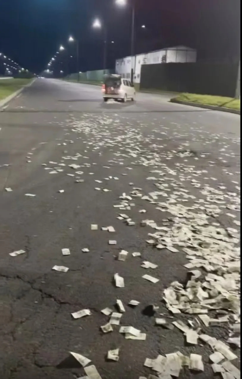 深夜，哈尔滨街头散落万元现金！东北人把“拾金不昧”具象化了