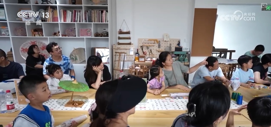 文化中国行 | 非遗与动画奇妙“碰撞”让“西湖之花”跨界绽放 文化中国行 | 非遗与动画奇妙“碰撞”让“西湖之花”跨界绽放