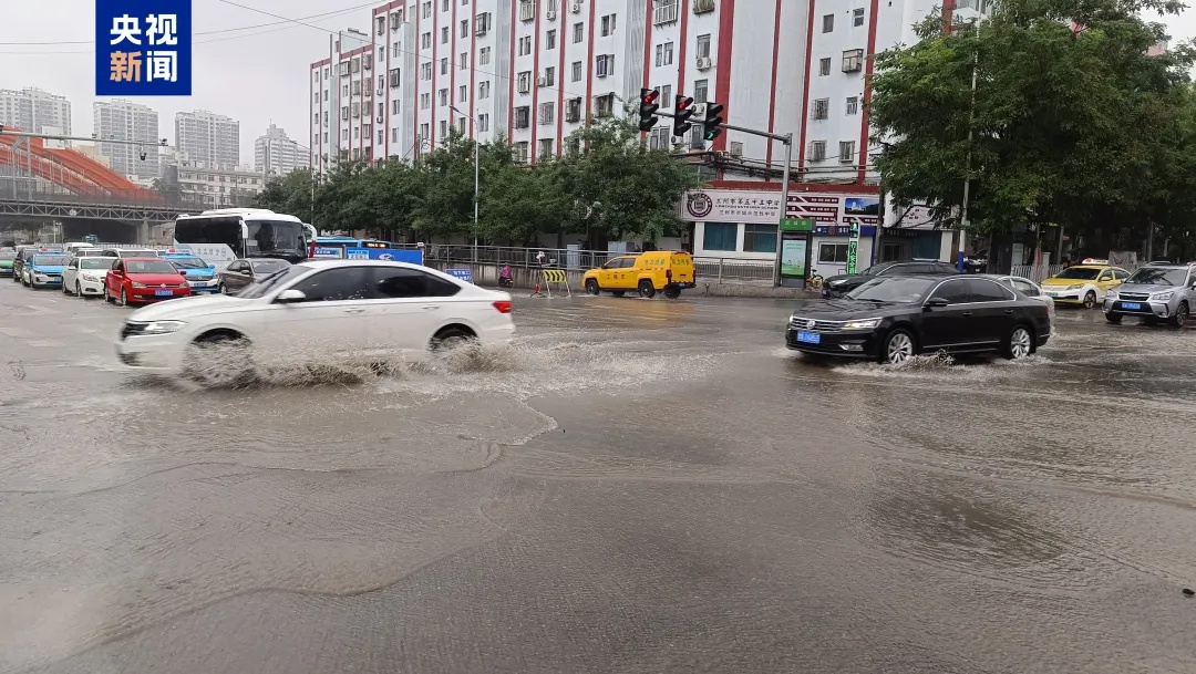 暴雨红色预警！兰州多个路段临时交通管制→