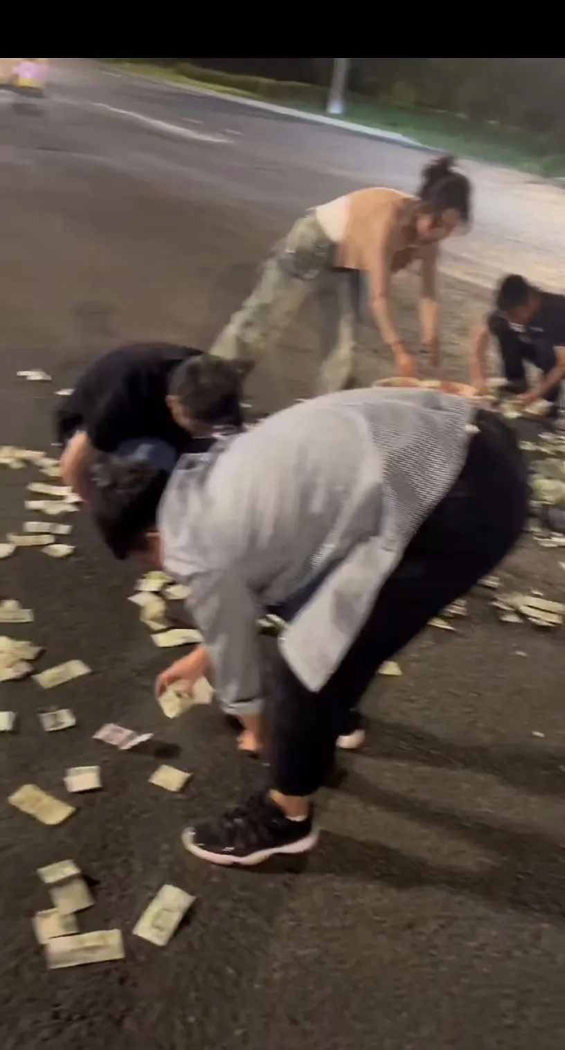 深夜，哈尔滨街头散落万元现金！东北人把“拾金不昧”具象化了