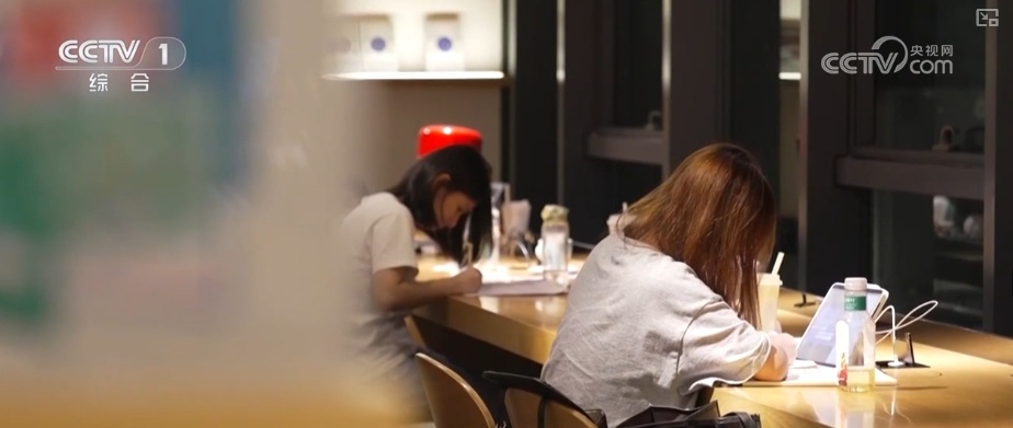 “旅游+”“燃动”“书香”“变迁”……透过关键词看这个暑期“新”意浓 “旅游+”“燃动”“书香”“变迁”……透过关键词看这个暑期“新”意浓