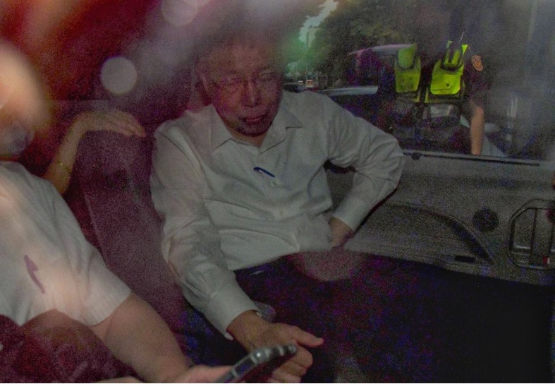 “柯文哲地下候审室过夜”，法院即将开羁押庭！