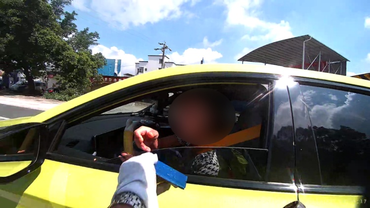 他开车去接女友，结果却被交警“接”走3天！