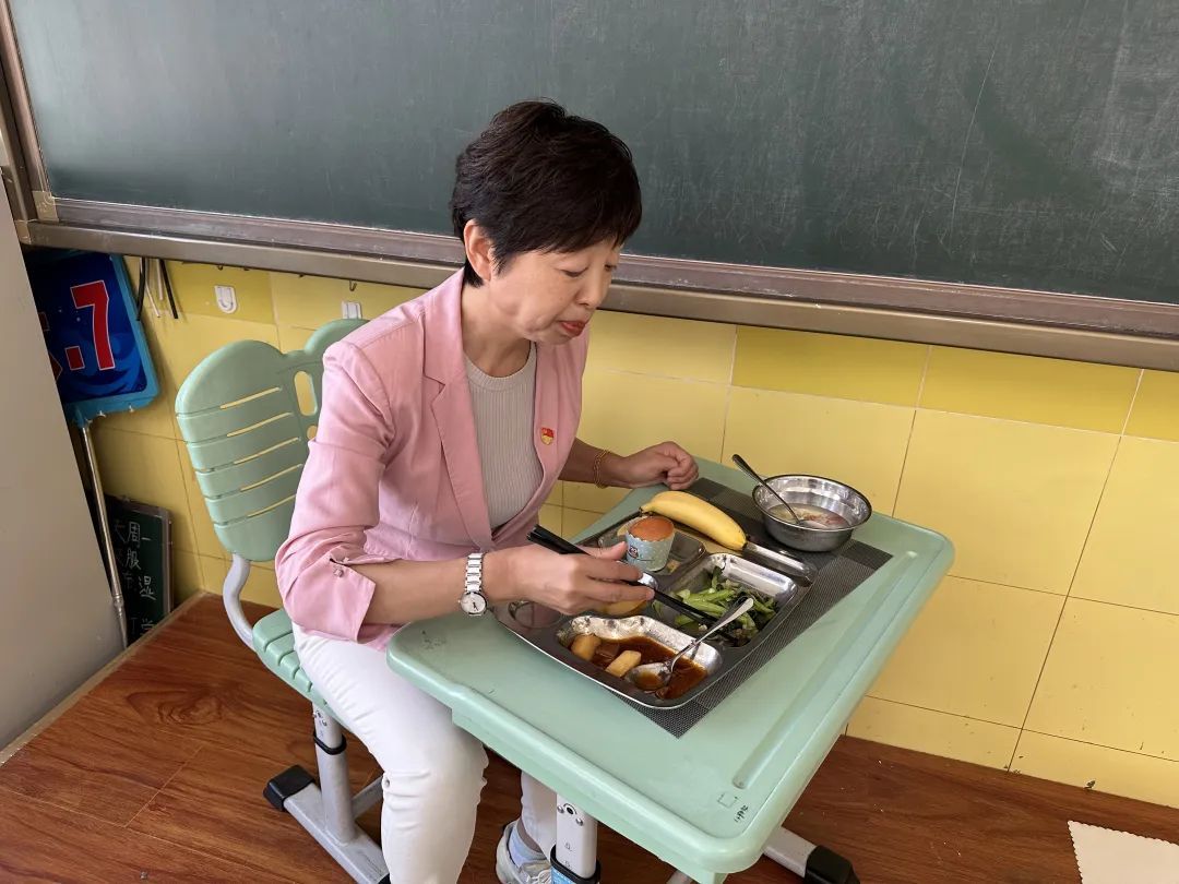新学期，北京校园餐有了新变化！学生：“我们不吃盒饭了！”