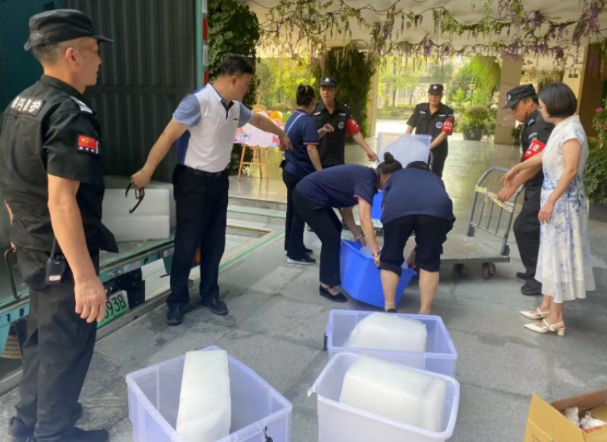 开学第一天高温红色预警信号，成都部分学校紧急通知