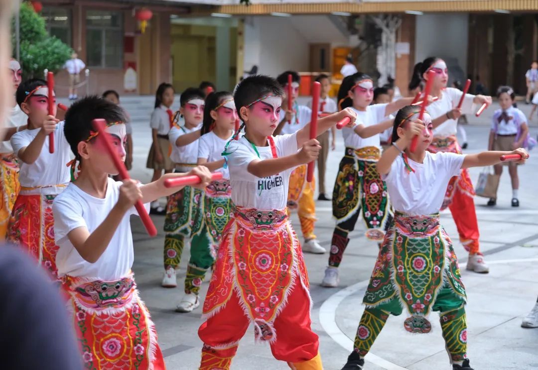 掂！开学典礼上演英歌舞，不愧是广东仔！