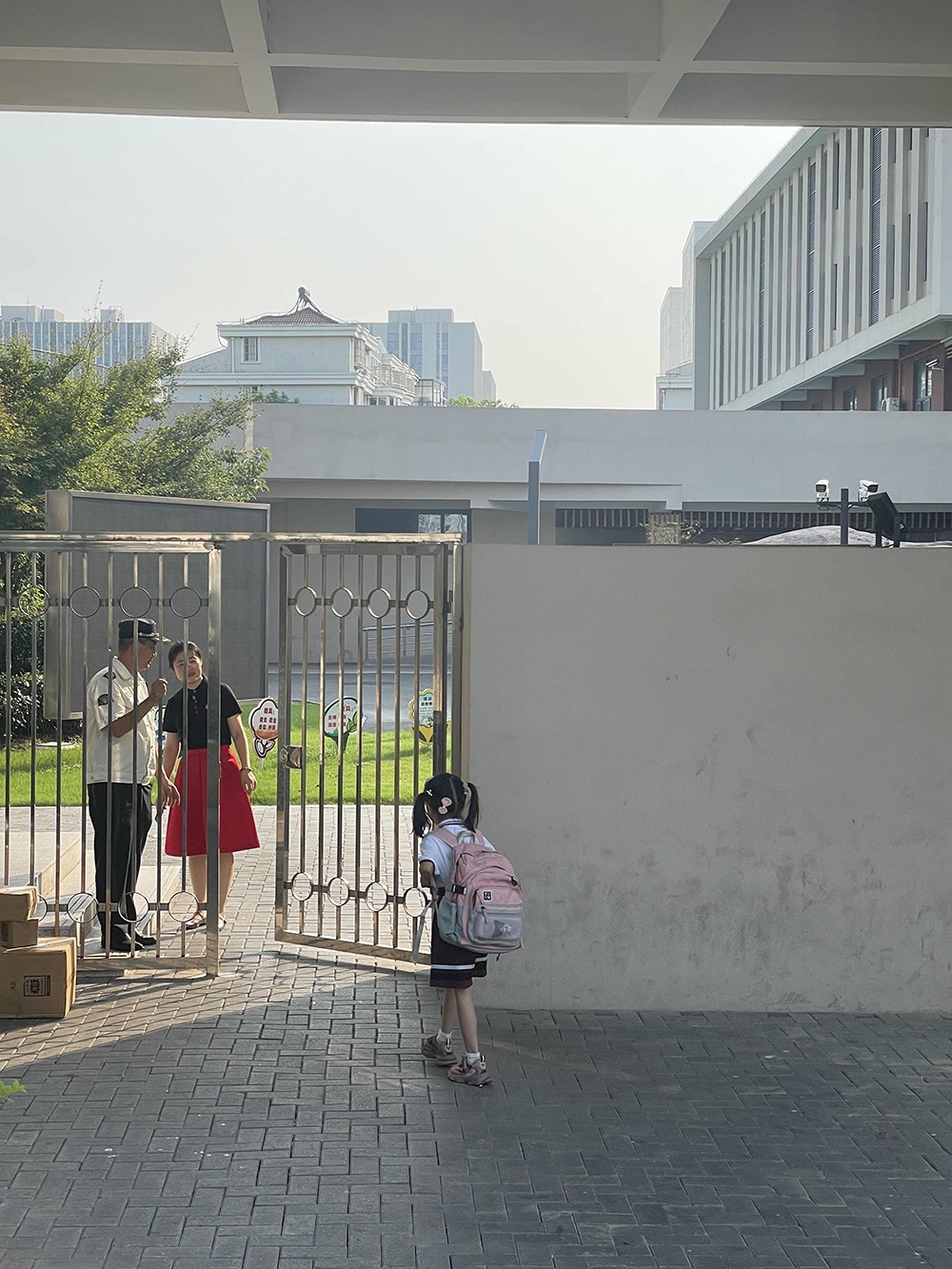 上学第一天,是谁放不开谁的手 上学第一天,是谁放不开谁的手