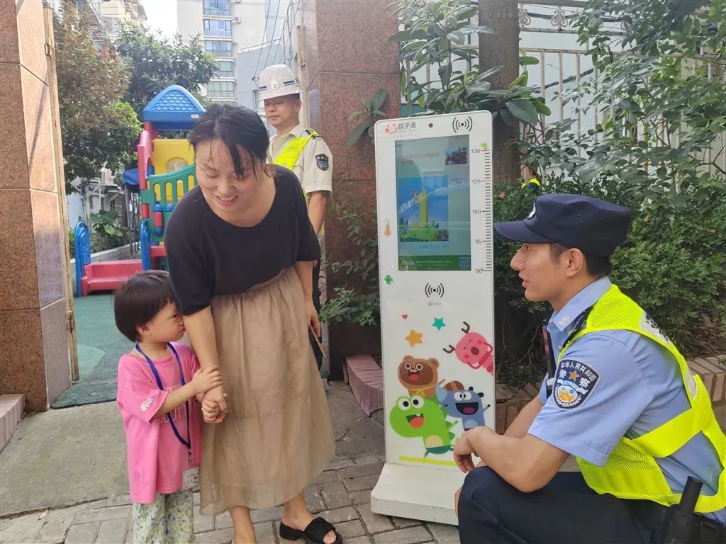 护航“神兽归笼”，上海这条交通大动脉“大考”来袭！朋友圈刷屏，开学第一课什么样？