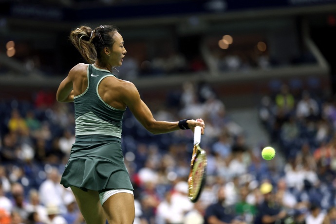 再胜奥运决赛对手,郑钦文晋级美网女单八强! 再胜奥运决赛对手,郑钦文晋级美网女单八强!