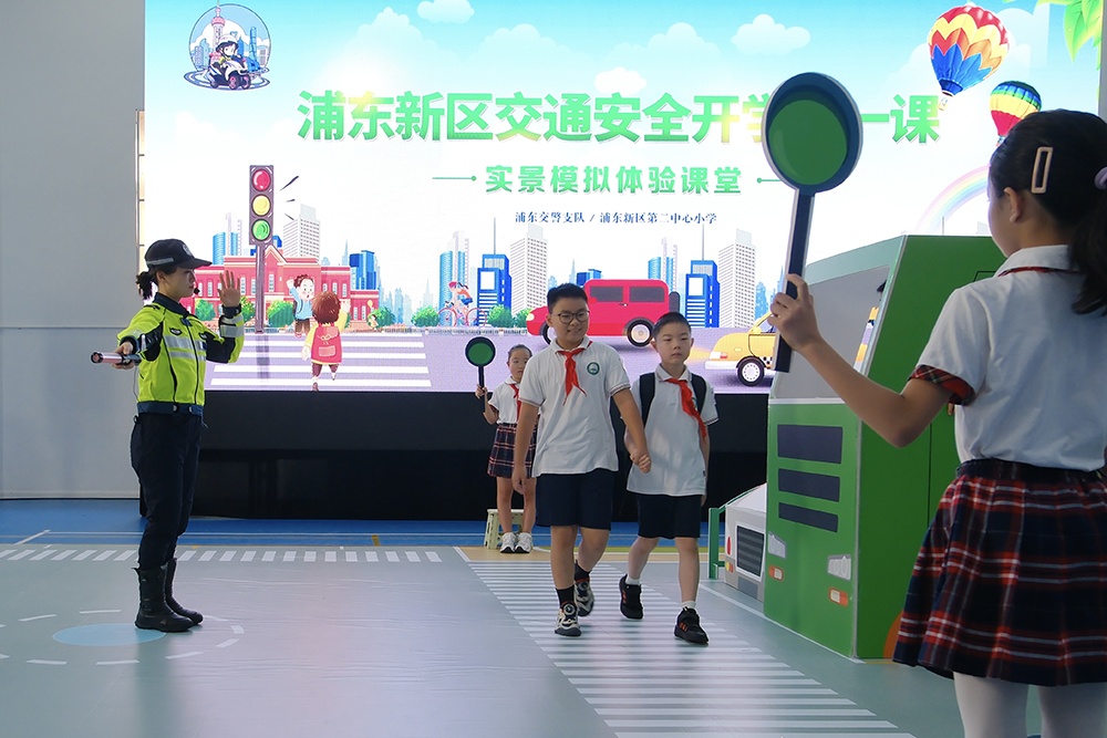 上学第一天,是谁放不开谁的手 上学第一天,是谁放不开谁的手