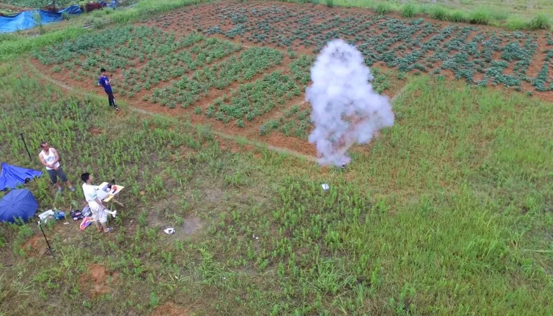 湖南17岁农村少年的火箭梦：网上自学造火箭，最高飞400米！有科普机构买他的火箭
