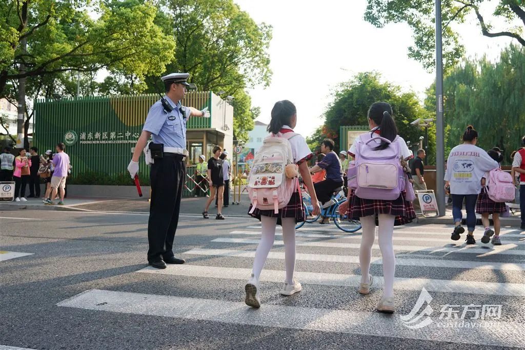 护航“神兽归笼”，上海这条交通大动脉“大考”来袭！朋友圈刷屏，开学第一课什么样？