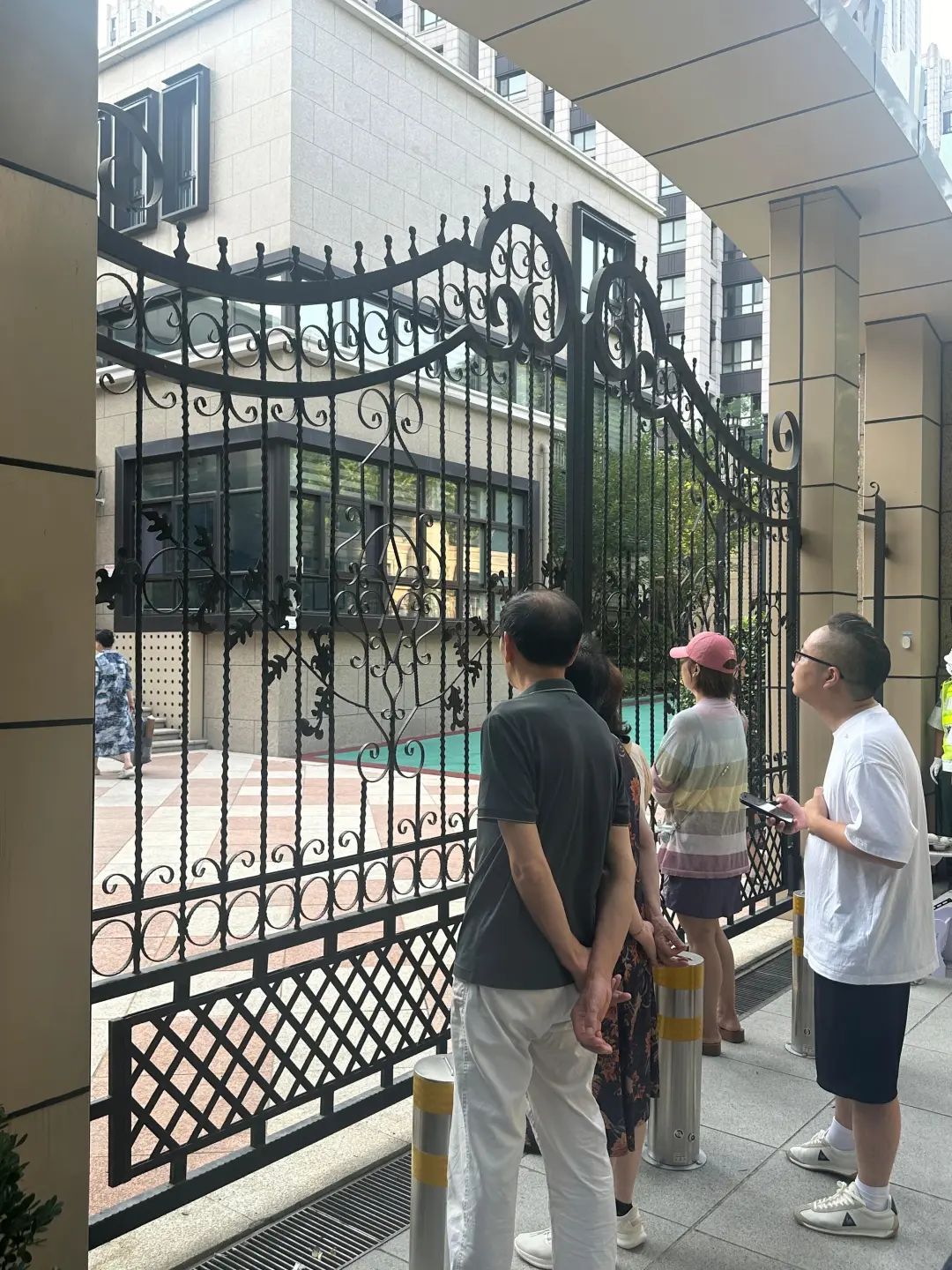 上学第一天,是谁放不开谁的手 上学第一天,是谁放不开谁的手