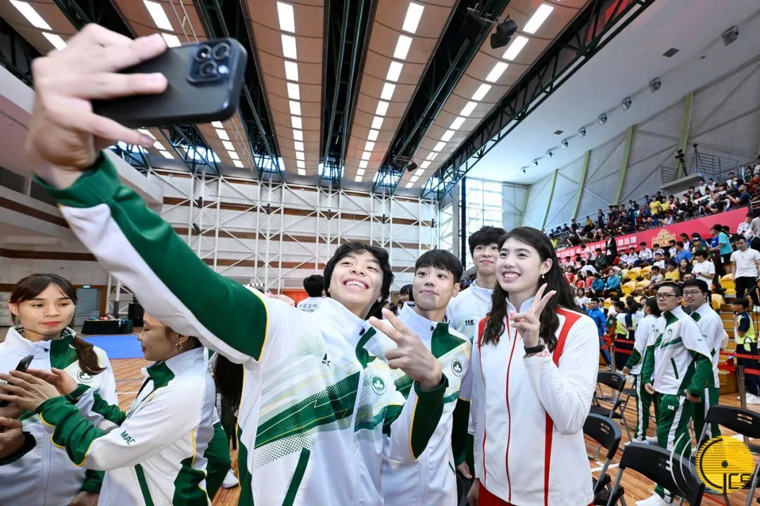 奥运健儿访澳第二天，又有名场面→