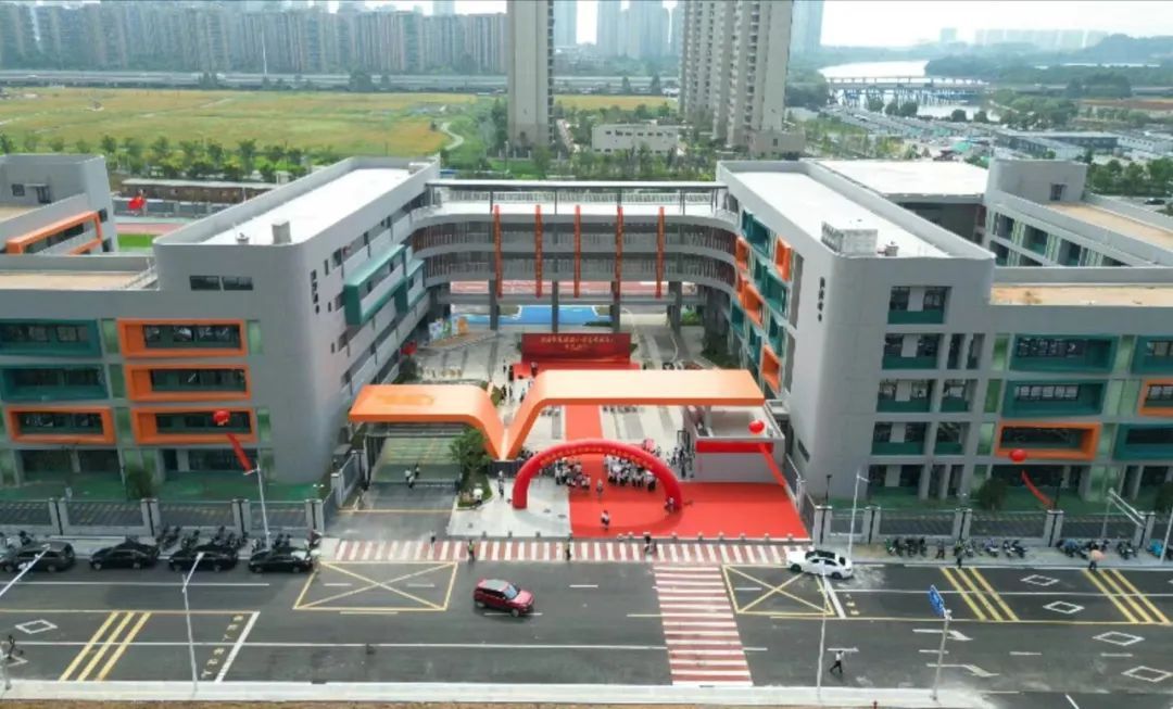 又到开学季！终于理解那句：我们那时哪有这个条件…