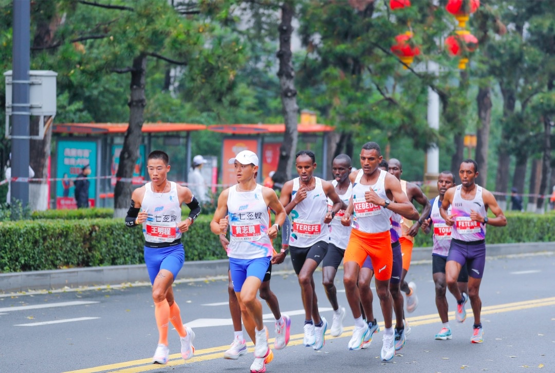 3万名选手齐聚春城!2024长春马拉松鸣枪开跑 3万名选手齐聚春城!2024长春马拉松鸣枪开跑