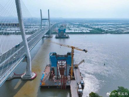 深江铁路跨磨刀门水道主桥转入上部结构建设