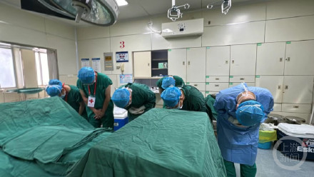24岁重庆医生的最后一次“救死扶伤”:车祸后捐献器官救了5人 24岁重庆医生的最后一次“救死扶伤”:车祸后捐献器官救了5人