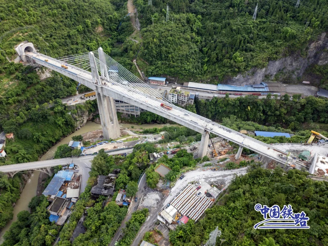 顺利贯通！这条高铁有新进展