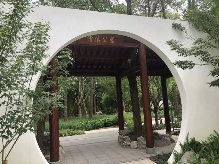 阔别1年,全上海古牡丹最多的公园焕新归来!正式开放时间已定→ 阔别1年,全上海古牡丹最多的公园焕新归来!正式开放时间已定→