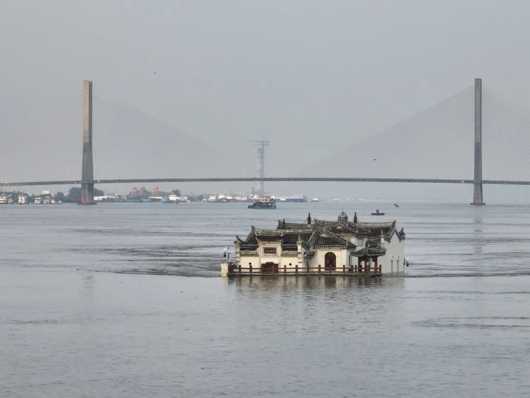 长江江心的这座楼阁,为何屹立700年不倒? 长江江心的这座楼阁,为何屹立700年不倒?