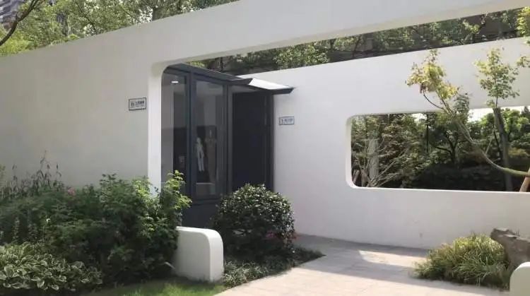 阔别1年,全上海古牡丹最多的公园焕新归来!正式开放时间已定→ 阔别1年,全上海古牡丹最多的公园焕新归来!正式开放时间已定→