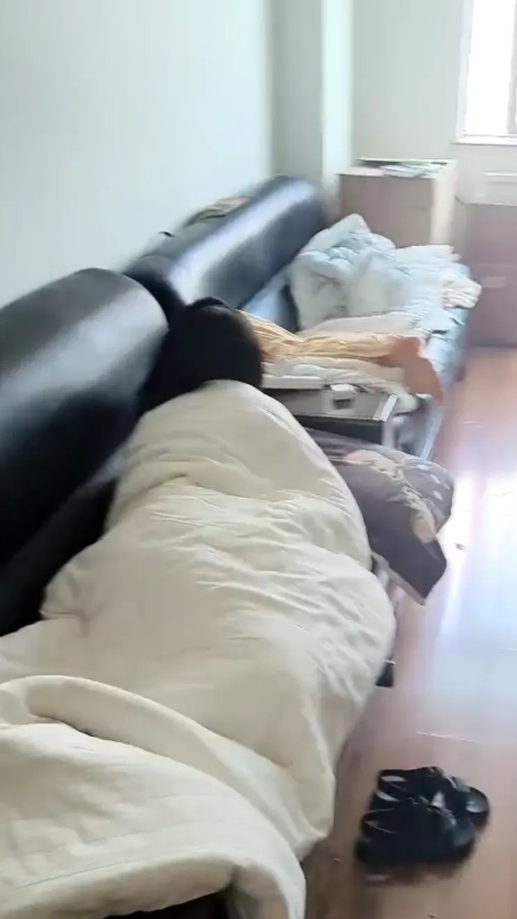 公职人员上班时间午休被曝光，官方回应：属实，问责！