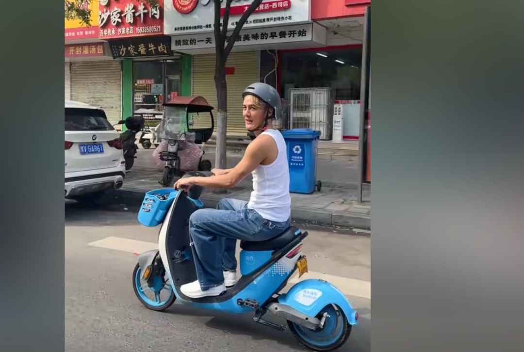 吴克群没戴头盔骑行被网友拍到，演出现场向警方道歉：我下次不敢了
