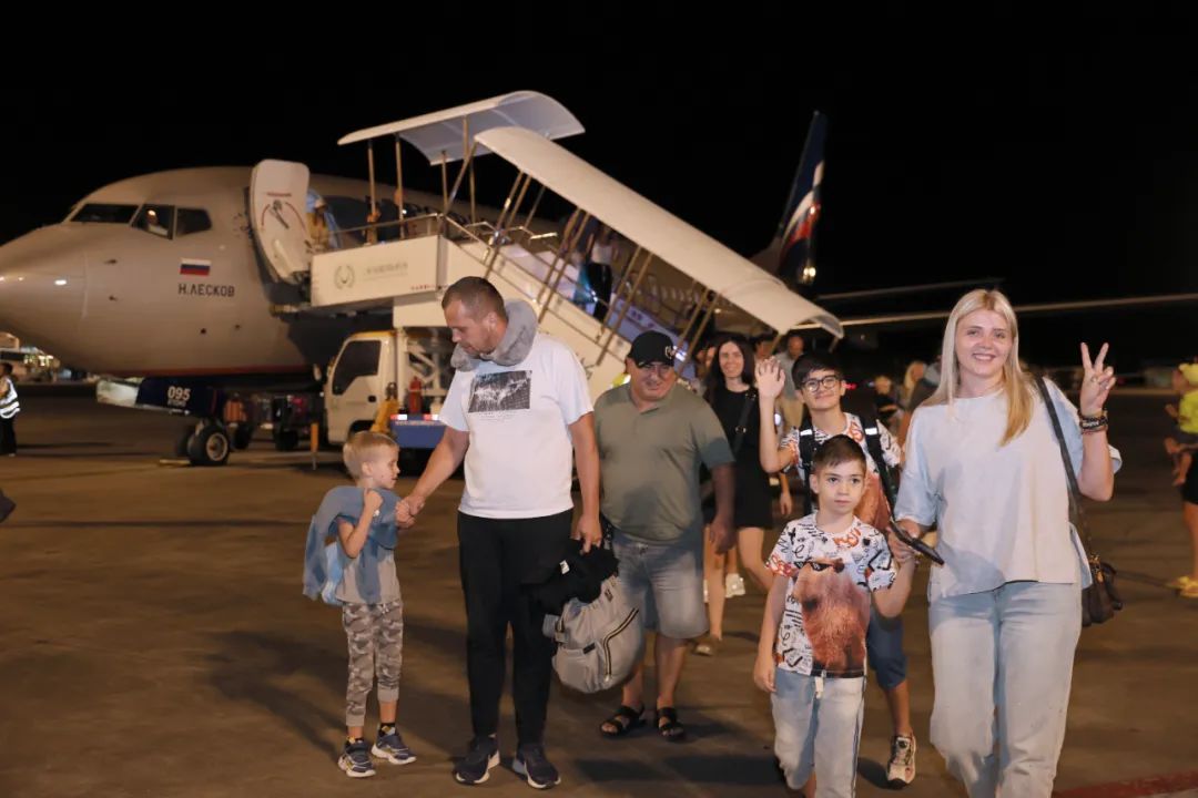 “海参崴—三亚—哈巴罗夫斯克”开口航线开通 “海参崴—三亚—哈巴罗夫斯克”开口航线开通