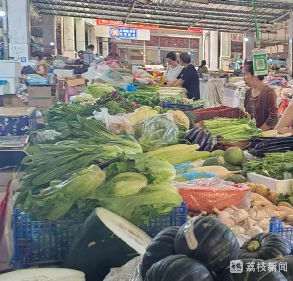 8月份各地蔬菜价格涨幅明显 后续已出现缓慢回落的价格走势 8月份各地蔬菜价格涨幅明显 后续已出现缓慢回落的价格走势