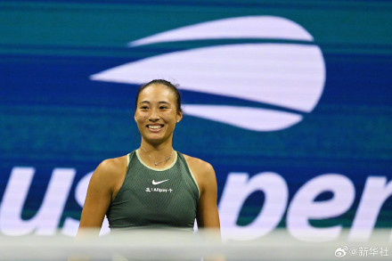 郑钦文对战萨巴伦卡打出5记ACE 郑钦文对战萨巴伦卡打出5记ACE