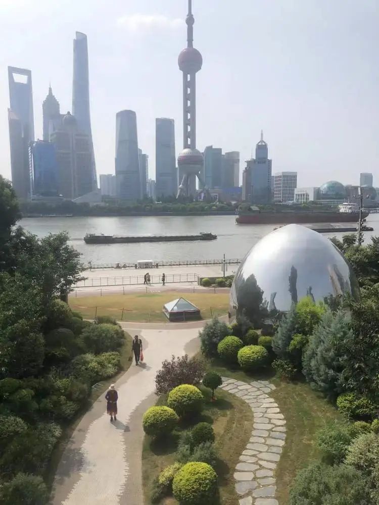 听劝！上海网红景点二次改造完成！外国游客前来打卡→