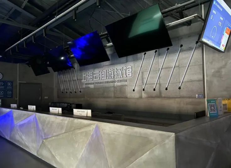 突然宣布闭馆，老板失联！上海近千名消费者炸锅，有人刚充8万多元…