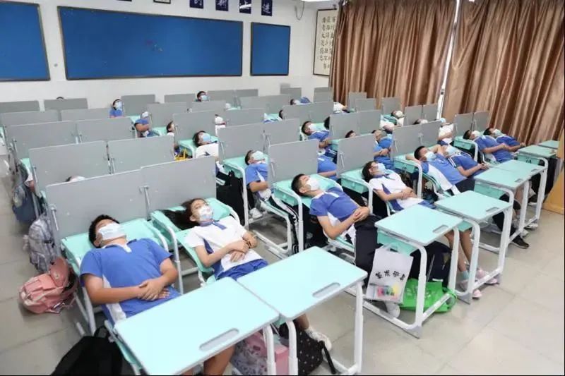 广深两地学生解锁“躺平午休”,网友:希望全国推广 广深两地学生解锁“躺平午休”,网友:希望全国推广
