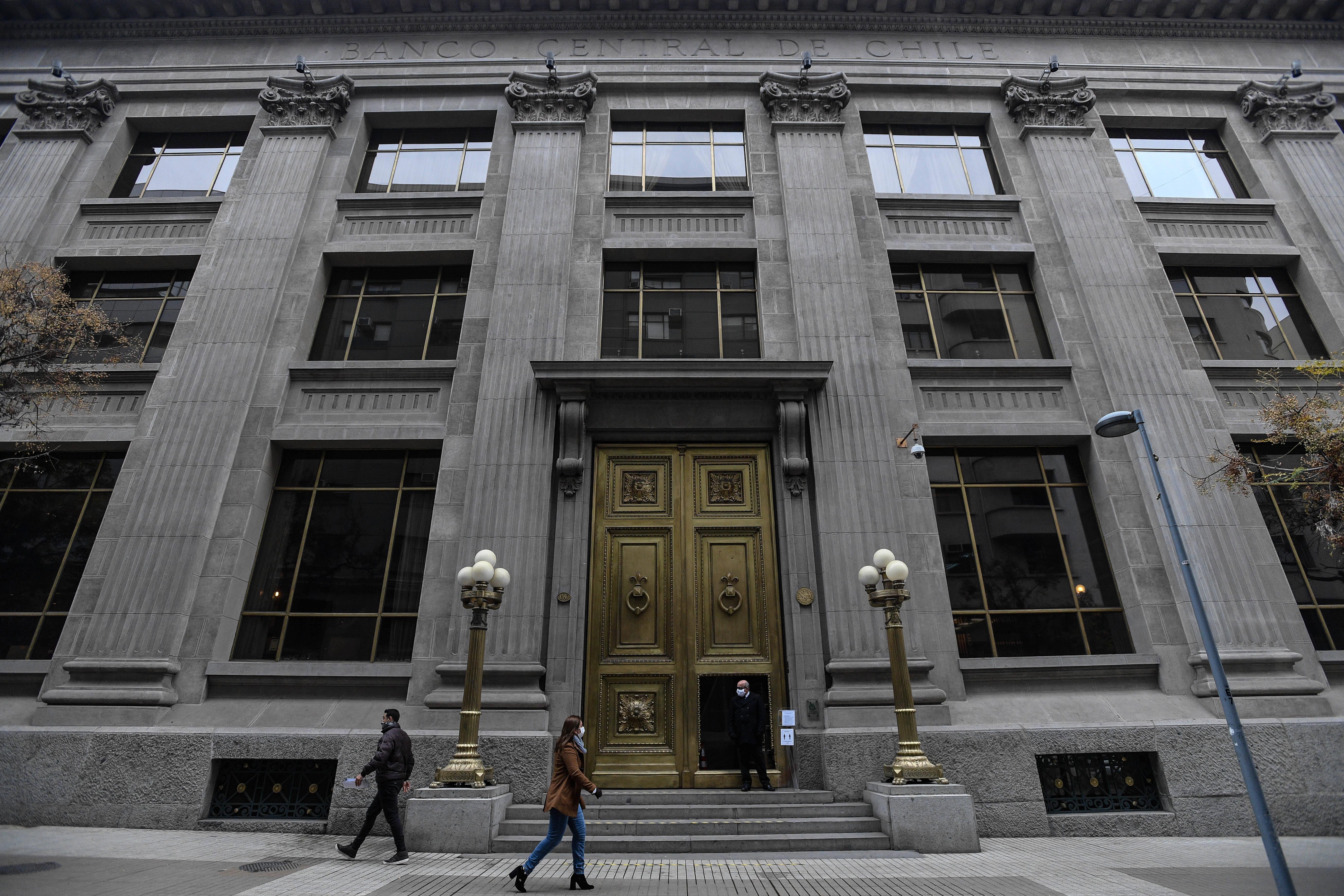 智利央行将货币政策利率下调至5.5% 智利央行将货币政策利率下调至5.5%