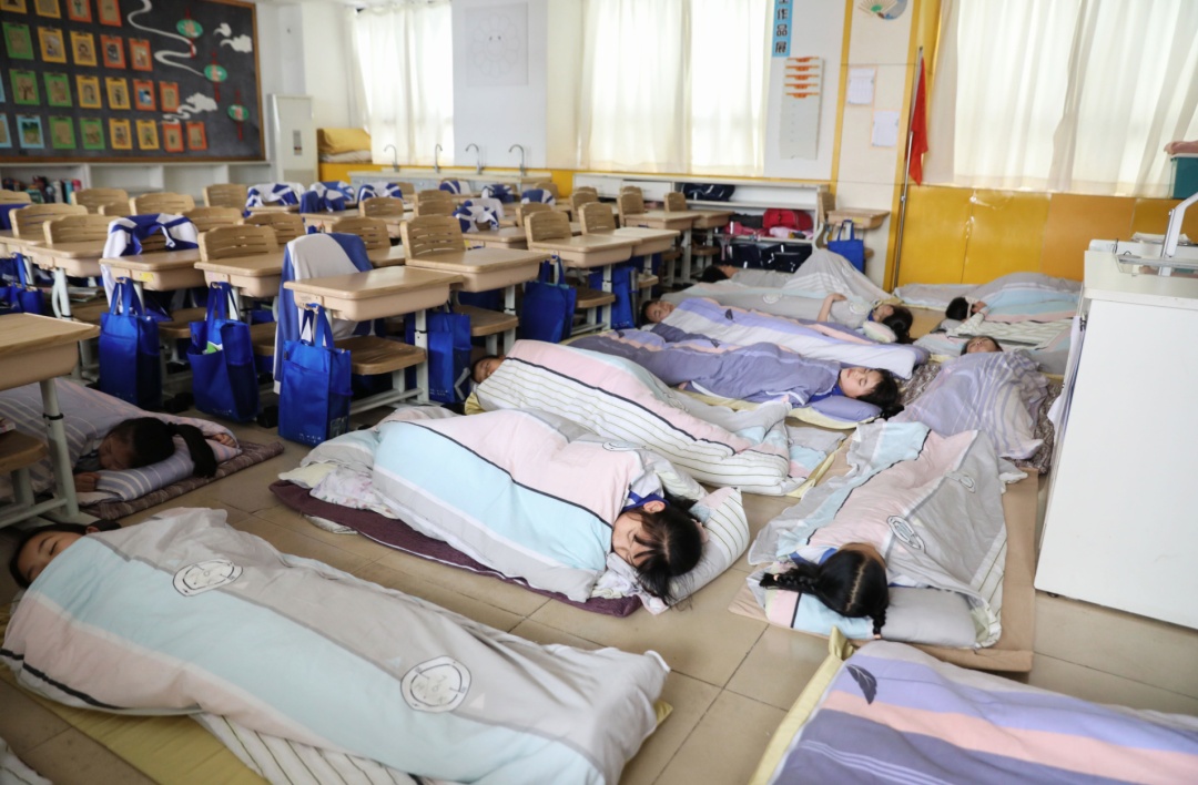 广深两地学生解锁“躺平午休”,网友:希望全国推广 广深两地学生解锁“躺平午休”,网友:希望全国推广