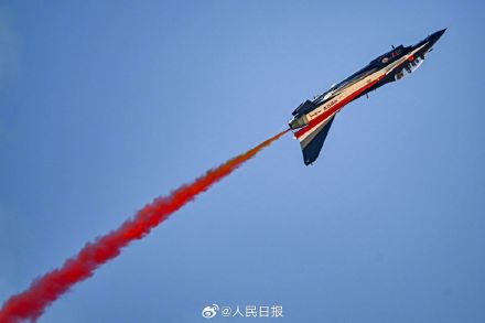 多彩又酷炫!中国战机在埃及飞行表演绝了 多彩又酷炫!中国战机在埃及飞行表演绝了