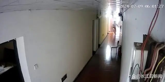 大三学生全身90%烧伤！竟因室友将TA带回屋？