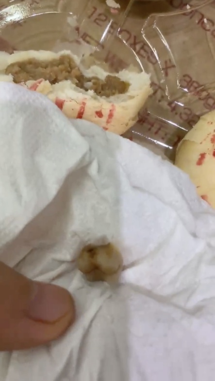 江苏常州山姆超市月饼疑似吃出牙齿