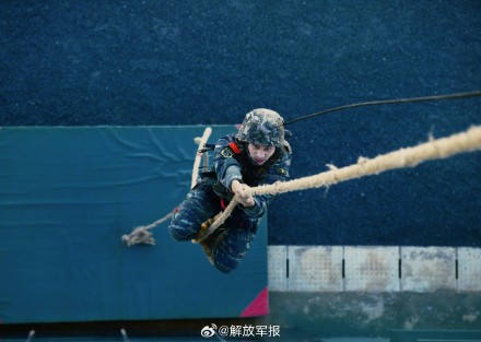 看现场!武警官兵多课目训练正在进行中 看现场!武警官兵多课目训练正在进行中