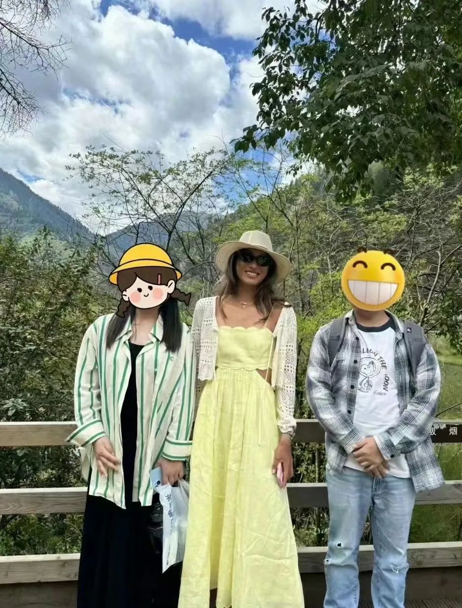 郑钦文现身九寨沟！变身“合影打卡点”