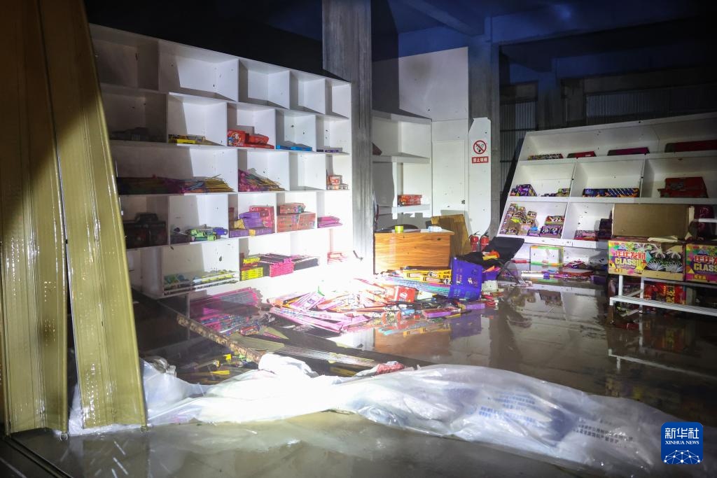 海南:台风“摩羯”登陆一线见闻 海南:台风“摩羯”登陆一线见闻