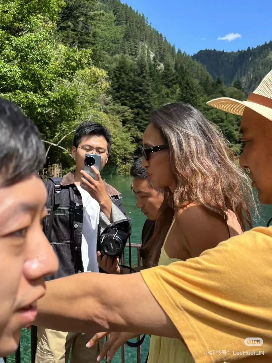 郑钦文现身九寨沟！变身“合影打卡点”