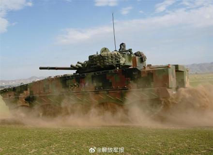 实弹战术演练,近距离感受↓ 实弹战术演练,近距离感受↓